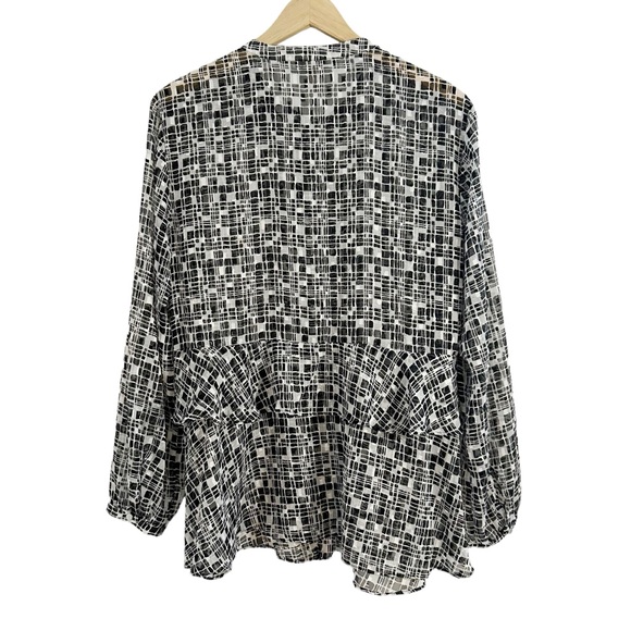 Chico’s Blouse Size 2=12/14 Black White With Sparkly Gold Thread Printed Ruffle - Picture 5 of 16
